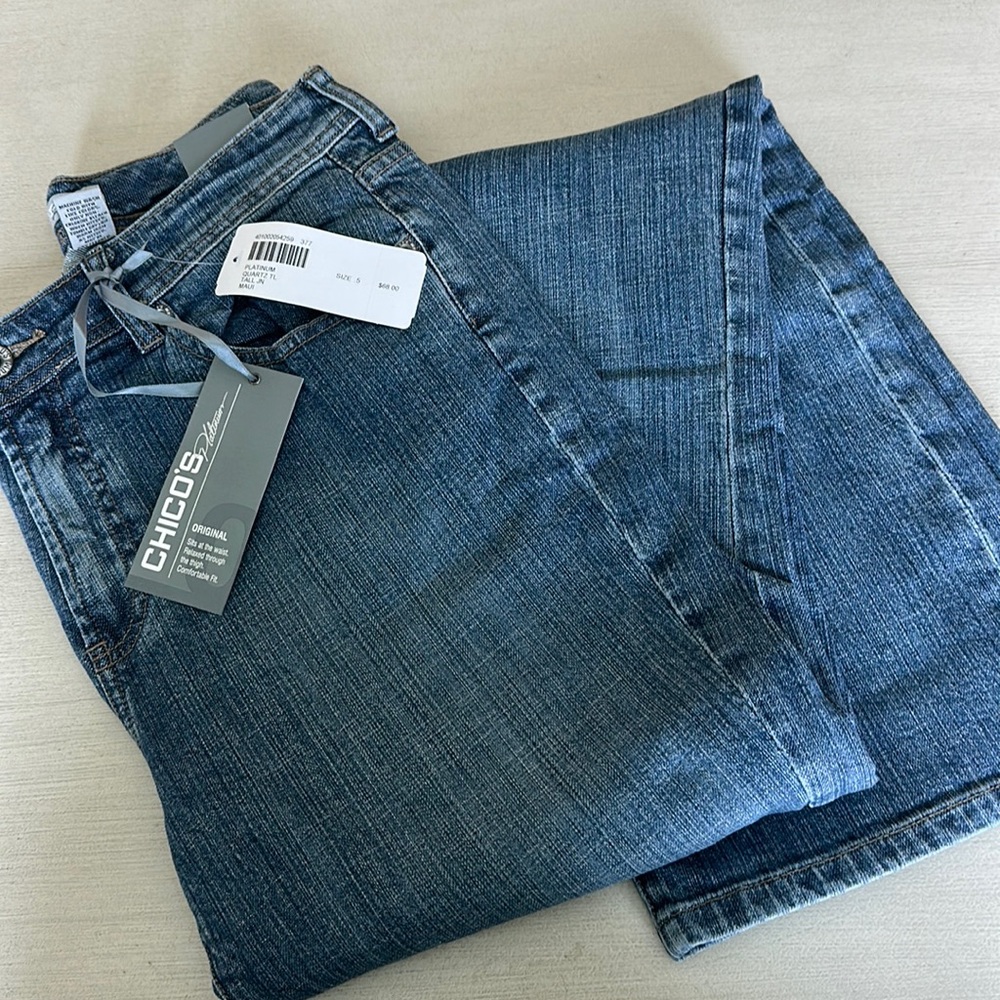 NWT Chico’s Platinum Quartz Maui blue jeans - size .5 TALL (6-8).